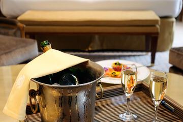 Champagne service