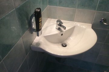 Bathroom sink