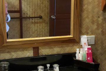 Bathroom sink