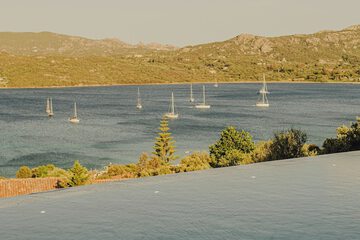 Infinity pool