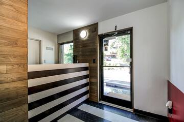 Hotel Interior 11 of 27