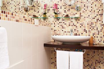 Bathroom sink