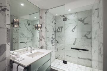 Bathroom shower
