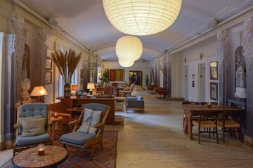 Entertainment 95 of 102