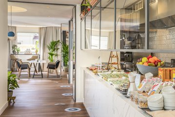 Breakfast buffet