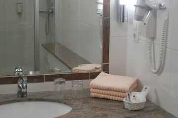 Bathroom sink