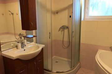 Private spa tub