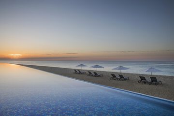 Infinity pool