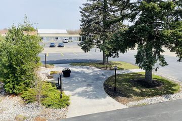 Hotel Exterior 16 of 16