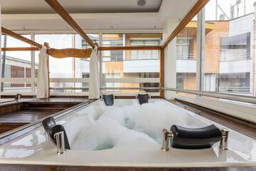 Indoor spa tub