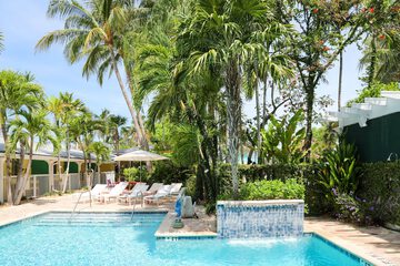 Almond Tree Inn Hotel - Adults Only