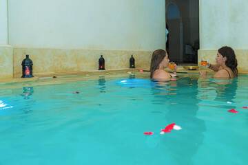 Indoor/outdoor pool