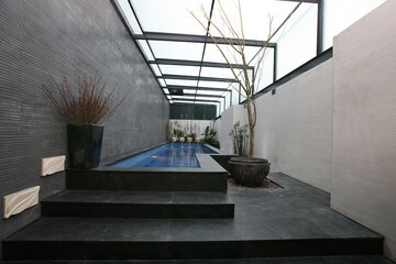 Private pool
