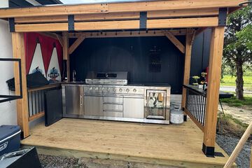 BBQ/picnic area