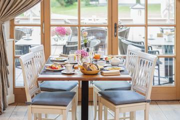 Breakfast area