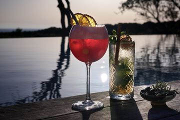 Poolside bar