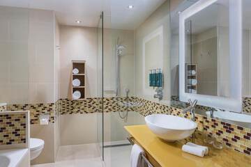 Bathroom shower