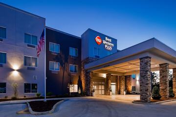 Best Western Plus Parkside Inn & Suites