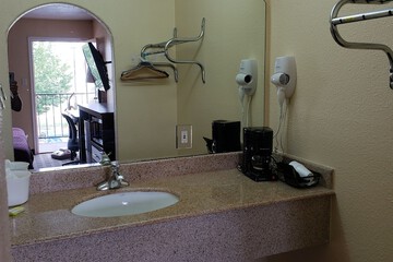 Bathroom sink