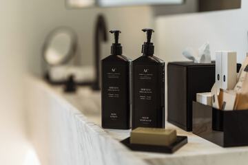 Bathroom amenities