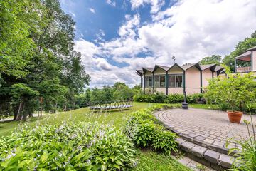 Terrace/Patio 127 of 132