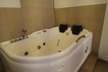 Photo 33