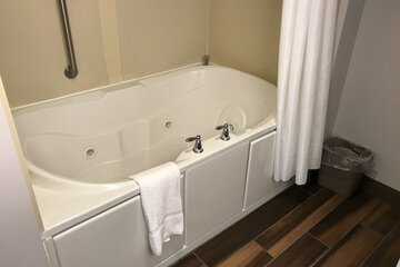 Jetted tub