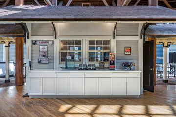 Breakfast/Coffee Service 32 of 38