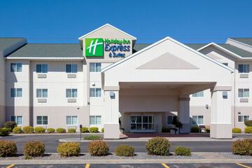 Holiday Inn Express and Suites Stevens Point by IHG