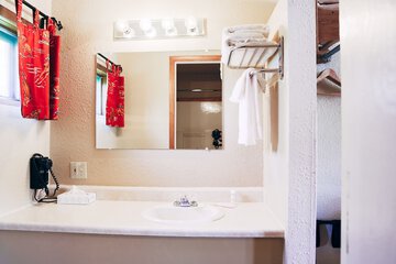 Bathroom sink