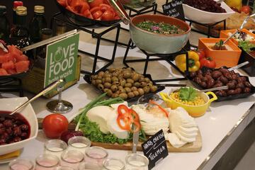 Breakfast buffet