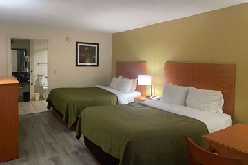Room 11 of 24