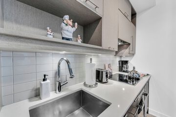 Private kitchenette
