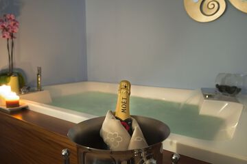 Jetted tub