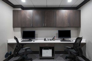 Business Center 37 of 37