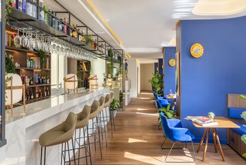 Snack bar