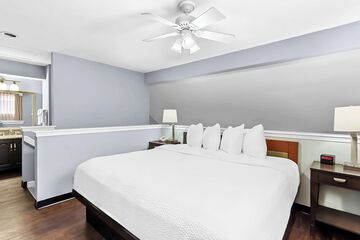 Room 18 of 38