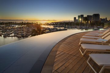 Infinity pool