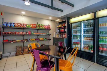 Snack bar