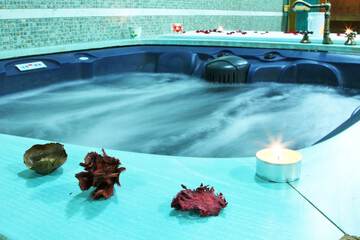 Indoor spa tub