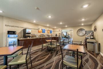 Breakfast/Coffee Service 72 of 76