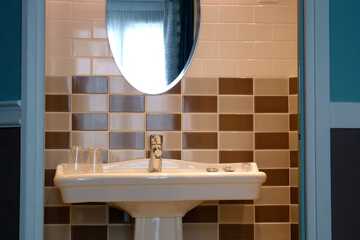 Bathroom sink