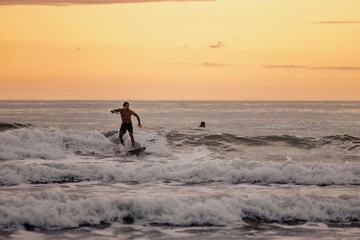 Surfing/boogie boarding