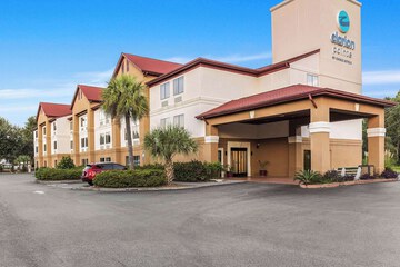 Clarion Pointe Savannah Gateway I-95