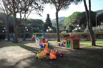 Children's play area - outdoor