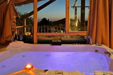 Private spa tub