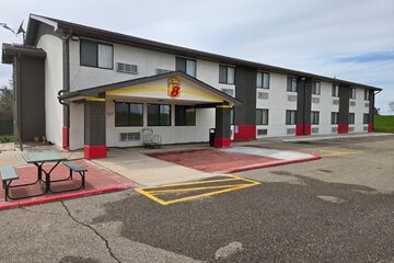 Super 8 by Wyndham Austin MN