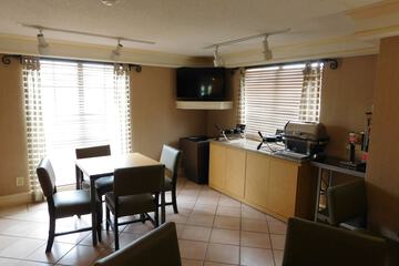 Breakfast/Coffee Service 28 of 34