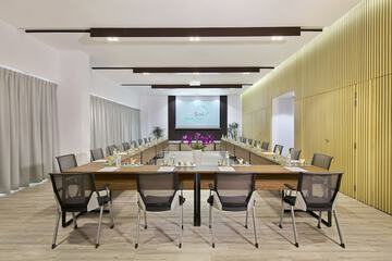 Meeting facility