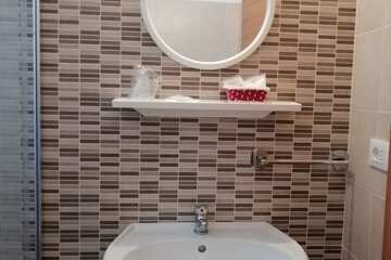 Bathroom sink